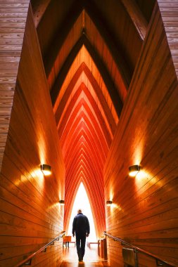 Turku, Finlandiya St. Henry 's Ekümenik Sanat Şapeli 2004 yılında Hirvensalo adasında Finlandiya tahtası üzerine inşa edilmiştir.