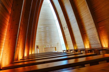 Turku, Finlandiya St. Henry 's Ekümenik Sanat Şapeli 2004 yılında Hirvensalo adasında Finlandiya tahtası üzerine inşa edilmiştir.