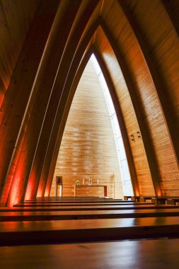 Turku, Finlandiya St. Henry 's Ekümenik Sanat Şapeli 2004 yılında Hirvensalo adasında Finlandiya tahtası üzerine inşa edilmiştir.