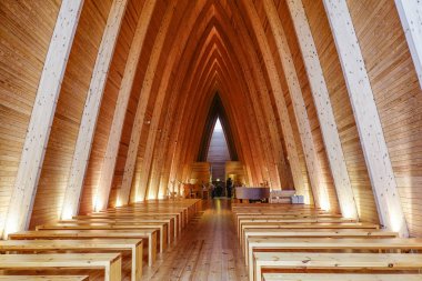 Turku, Finlandiya St. Henry 's Ekümenik Sanat Şapeli 2004 yılında Hirvensalo adasında Finlandiya tahtası üzerine inşa edilmiştir.