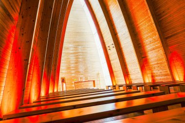 Turku, Finlandiya St. Henry 's Ekümenik Sanat Şapeli 2004 yılında Hirvensalo adasında Finlandiya tahtası üzerine inşa edilmiştir.