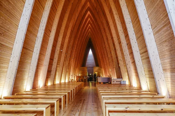 Turku, Finlandiya St. Henry 's Ekümenik Sanat Şapeli 2004 yılında Hirvensalo adasında Finlandiya tahtası üzerine inşa edilmiştir.