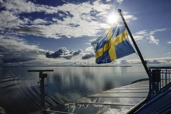 Turku Finlandia Szwedzka Flaga Powiewa Nad Rufą Promu — Zdjęcie stockowe