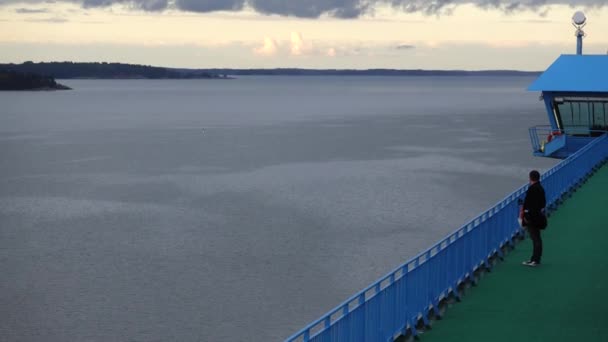 Åbo Finland Passagerarfärja Till Sverige Plogar Genom Lugna Östersjön — Stockvideo