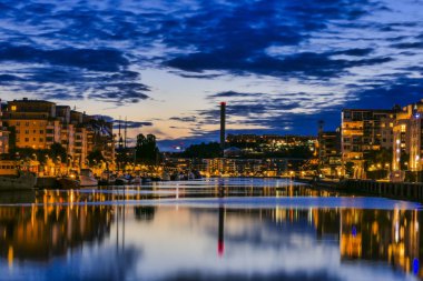 Stockholm, İsveç Şafakta Hammarby Hamnen Bölgesi.