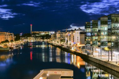 Stockholm, İsveç Şafakta Hammarby Hamnen Bölgesi.