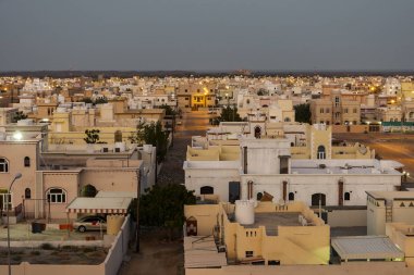 Sur, Umman Sahil Kasabası Muscat 'in 250 kilometre doğusunda. Şehir manzarası.