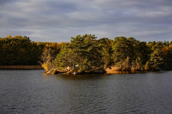 Стокгольм Швеция Озеро Кальторпссьон Пригороде Наки — стоковое фото