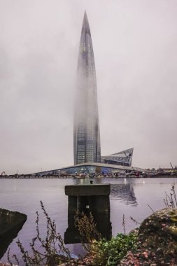 St. Petersburg, Rusya Lahkta Merkezi Avrupa 'nın en yüksek binasıdır. 462 metre yüksekliğinde ve 86 katı var..