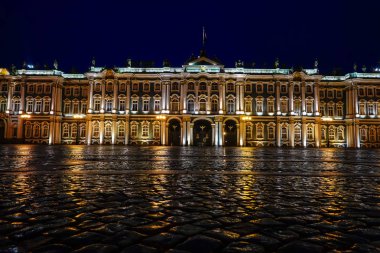 St Petersburg, Rusya Hermitage ve Winter Palace 'ın önündeki saray..