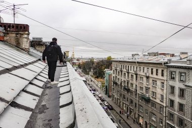St. Petersburg, Rusya şehir ve katılımcılar üzerindeki bir çatı turunu izliyor.