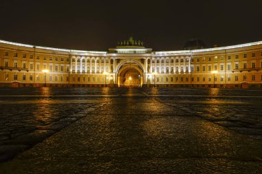 St Petersburg, Rusya Sarayı Meydanı ve Devlet Hermitage Müzesi.