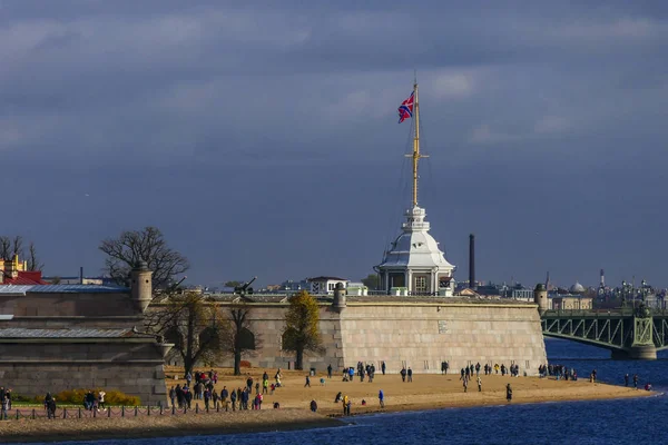 Petersburg Ryssland Söndagspromenader Peter Och Paul Fästning Centrum — Stockfoto