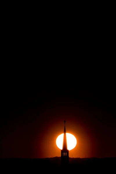 Stoccolma Svezia Guglia Della Chiesa Essinge Tramonto — Foto Stock