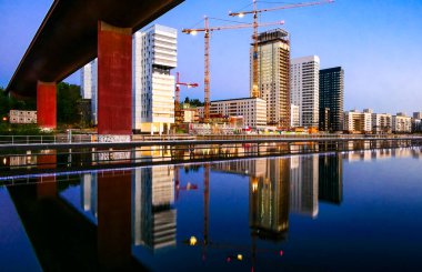 Stockholm, İsveç Şafakta Liljeholmskajen Mahallesi