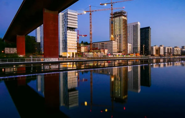 Stockholm, İsveç Şafakta Liljeholmskajen Mahallesi