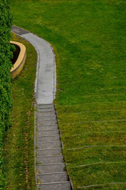 Aarhus, Danimarka Aarhus Üniversitesi 'nin yeşil çimenli toprakları.