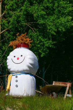 Boden, İsveç Yolun kenarında gülen bir saman balyası