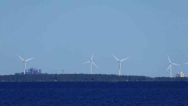 Haparanda Zweden Windturbines Aan Kust — Stockvideo