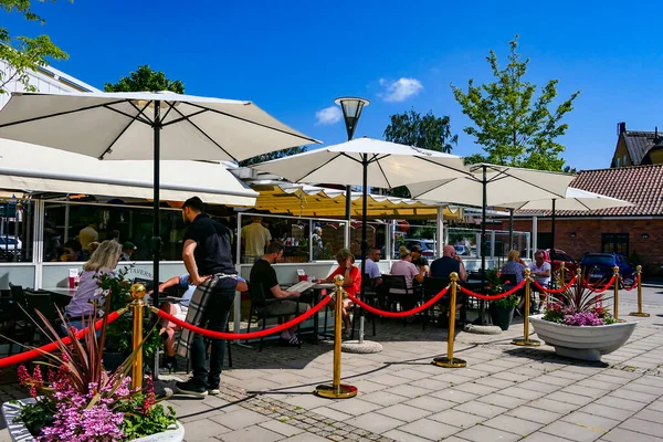 Strangnas Sweden Patrons Outdoor Restaurant Town Square — Stock Photo, Image