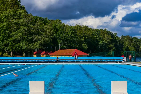 Hjo Suecia Salvavidas Piscina Pública Aire Libre —  Fotos de Stock