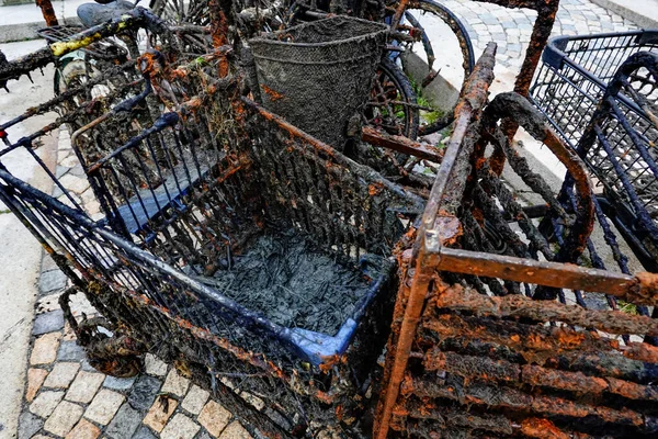 Estocolmo Suécia Lixo Metal Como Bicicletas Carrinhos Compras Retirados Mar — Fotografia de Stock