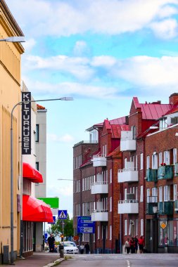 Trelleborg, İsveç Valldammsgatan ve şehir merkezindeki kültür merkezi.