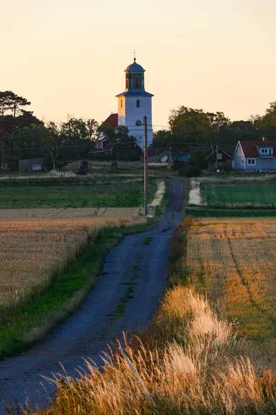 Resmo Oland Sweden Маленька Дорога Заході Сонця Веде Церкви Resmo — стокове фото
