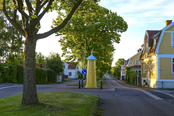 Morby Langa Oland Schweden Ein Kreisverkehr Mit Einem Gelben Verkehrskegel — Stockfoto