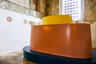 Roskilde, Danimarka 'nın Roskilde Katedrali ve Danimarka' nın Margrethe II 'nin mezarlığı öldüğünde, lahitinin bir maketinde.