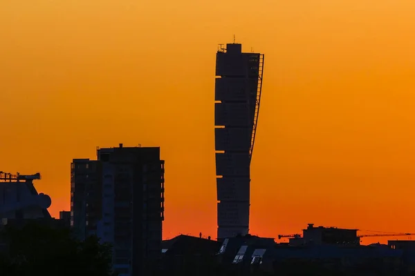 Malmö Sveç Şafak Ufuk Çizgisinde Yükselen Dönen Gövde — Stok fotoğraf