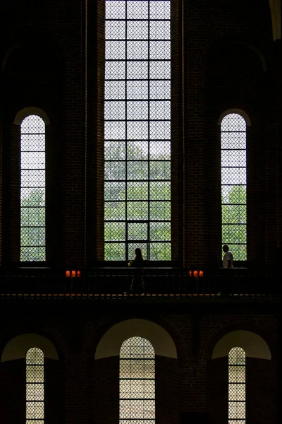 Roskilde Dänemark Große Fenster Und Ein Tourist Der Kathedrale Von — Stockfoto