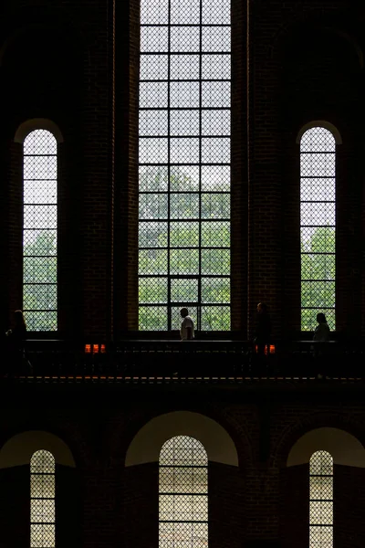 Roskilde Dánsko Velká Okna Turista Roskildské Katedrále Pohřebiště Dánských Králů — Stock fotografie