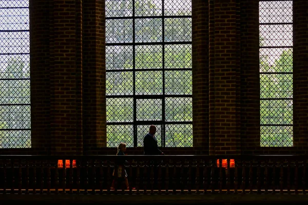 Roskilde Dánsko Velká Okna Turista Roskildské Katedrále Pohřebiště Dánských Králů — Stock fotografie