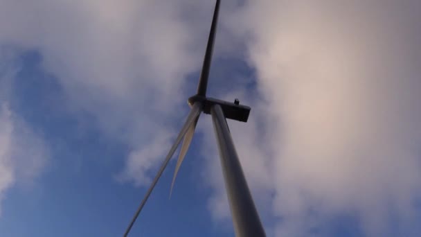 Hirtshals Dania Turbina Wiatrowa Obracająca Się Wietrze — Wideo stockowe