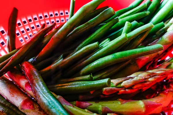 Haricots Verts Asperges Dans Une Passoire — Photo