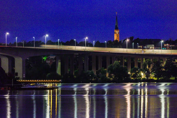 Stockholm Suède Réflexions Nocturnes Église Essinge Sur Île Essinge Autoroute — Photo