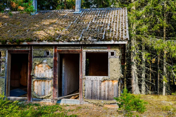 Torsby Sverige Gammelt Forlatt Hus Skogen – stockfoto