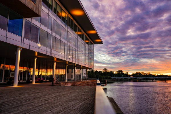 Karlstad, İsveç Klaralven nehri üzerindeki Karlstad CCC konferans merkezi.