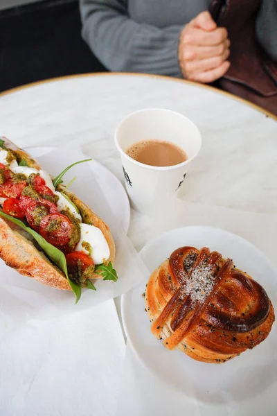 Stockholm Suède Une Fika Suédoise Avec Pain Cardamome Café Sandwich — Photo