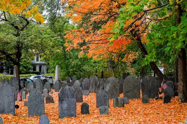 Concord Massachusetts Usa Déli Temető Belvárosban Őszi Levelekkel — Stock Fotó