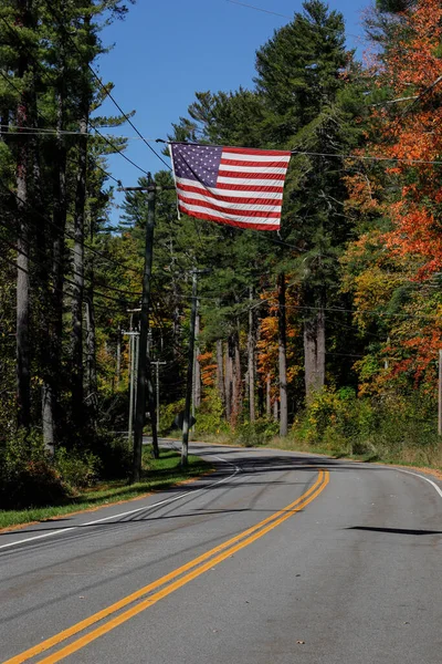 Cornwall Connecticut Usa American Flag Hangs Country Road — Stock Photo, Image