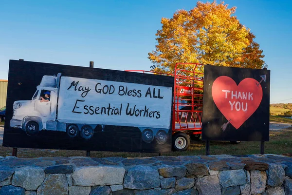 Goshen Connecticut Una Señal Lado Carretera Agradeciendo Los Trabajadores Esenciales —  Fotos de Stock
