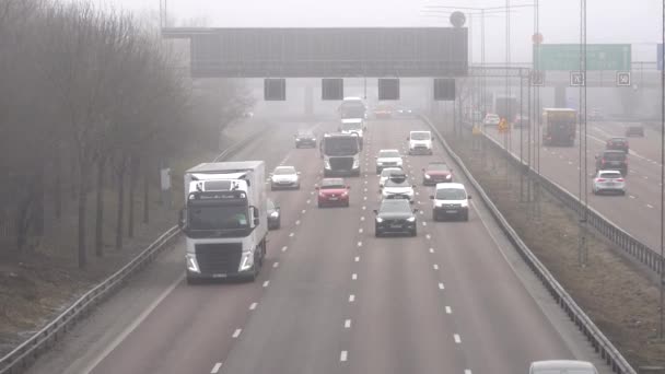 Estocolmo Suecia Tráfico Hacia Sur Autopista Día Nublado — Vídeos de Stock