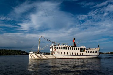 Stockholm, İsveç 3 Eylül 2025 TheM / S Prins Carl Philip feribotu Malarhojden bölgesinde Malarhojden Gölü 'nde..