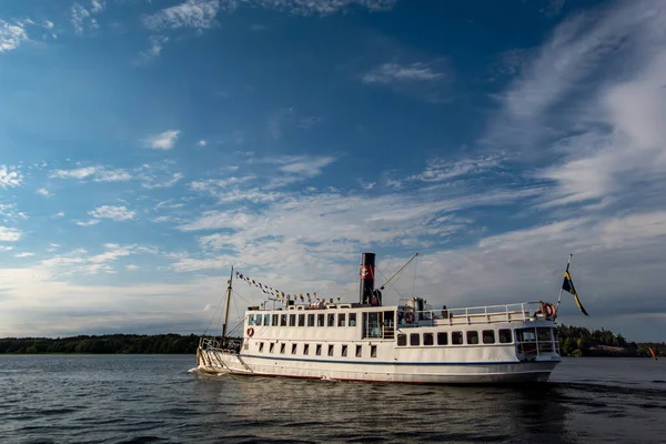 Stockholm, İsveç 3 Eylül 2025 TheM / S Prins Carl Philip feribotu Malarhojden bölgesinde Malarhojden Gölü 'nde..