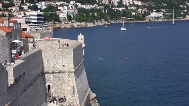 Dubrovnik Kroatien Juli 2018 Ein Teil Der Stadtmauer Der Altstadt — Stockvideo