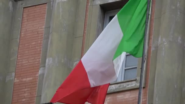 Італійський Прапор Розмахує Вітром Розташований Яцца Данте Неаполь Прапор Італії — стокове відео