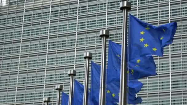 Banderas Unión Europea Ondeando Frente Edificio Berlaymont Bruselas Sede Comisión — Vídeos de Stock