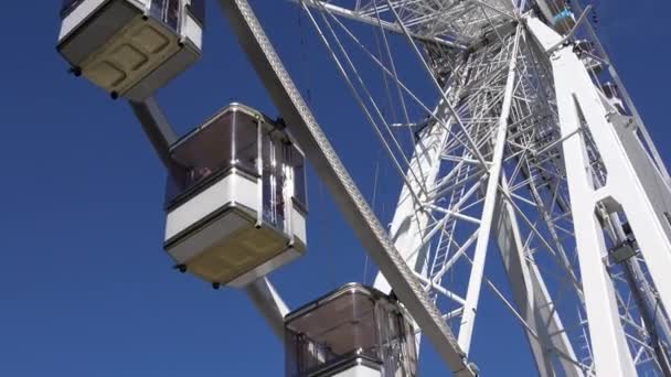 Cabins Ferris Wheel Big Wheel Spinning Amusement Park Passenger Cars — Stock Video